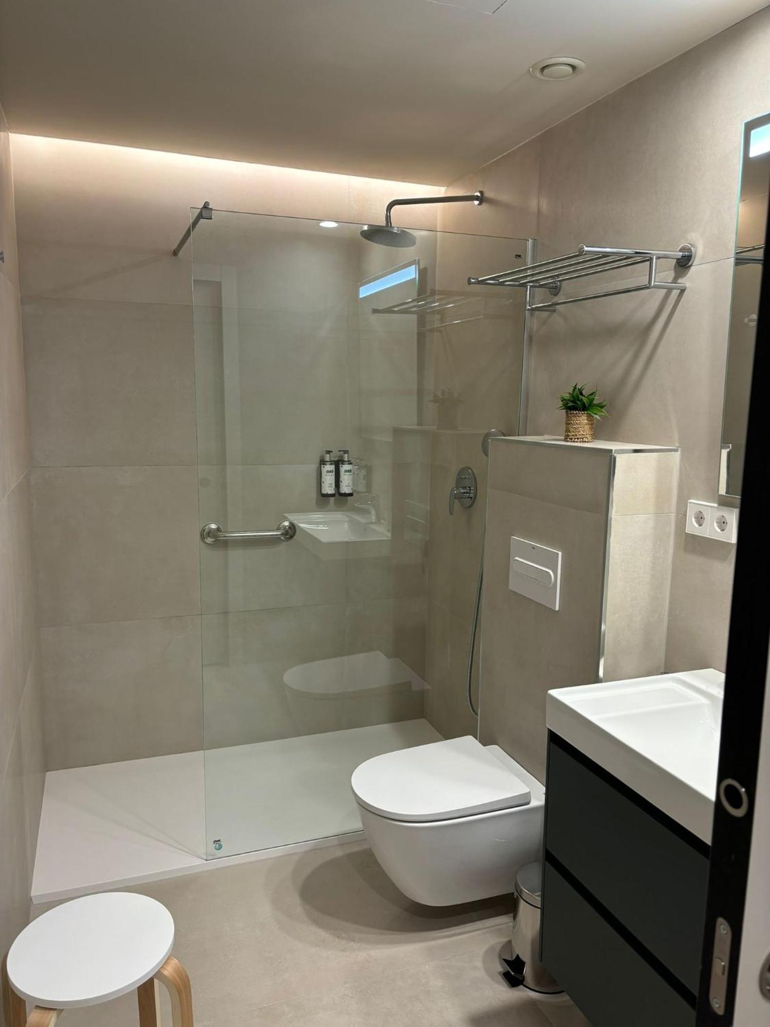 Apartamentos Joaquin Costa Santander Eksteriør billede