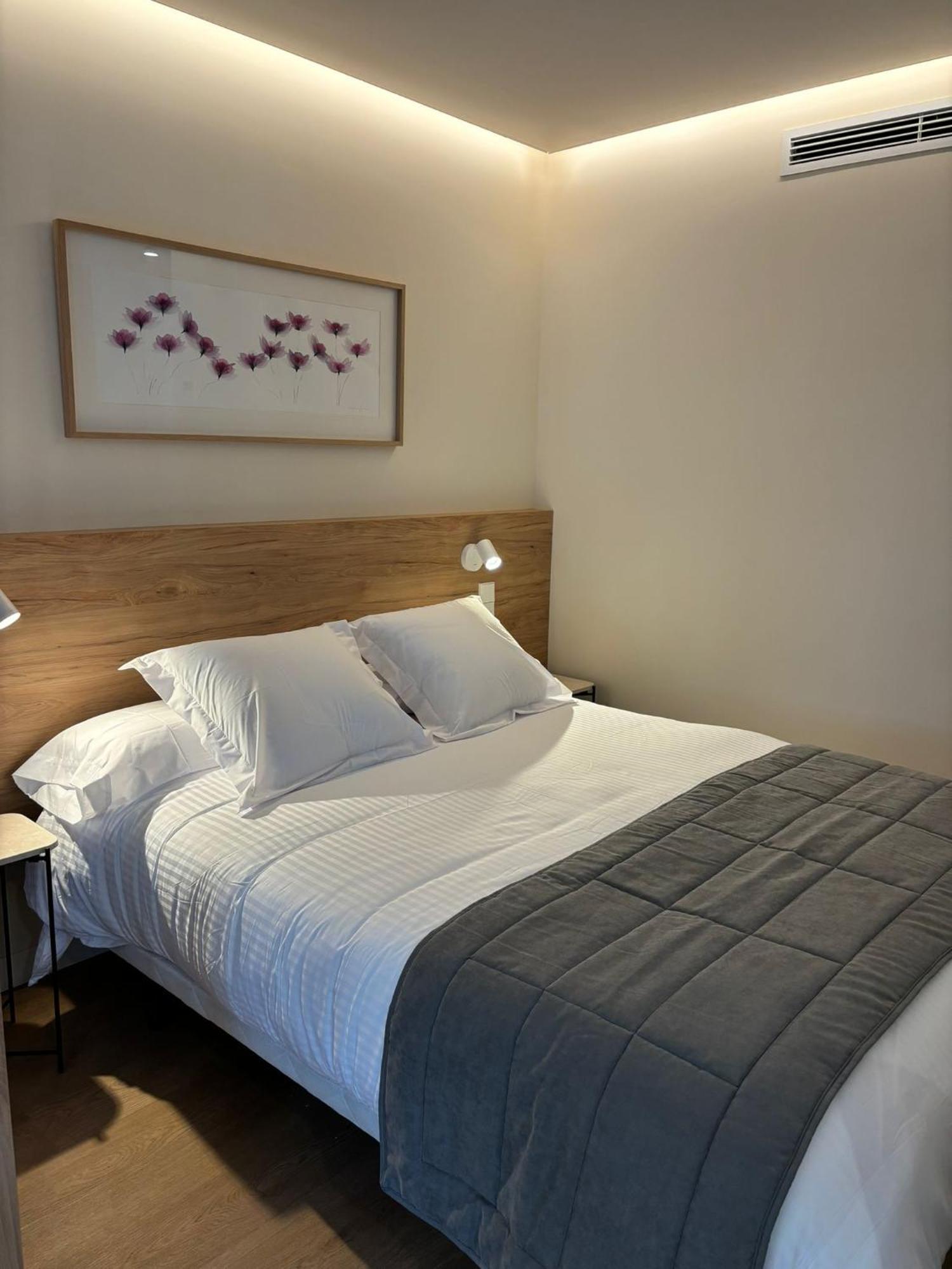 Apartamentos Joaquin Costa Santander Eksteriør billede