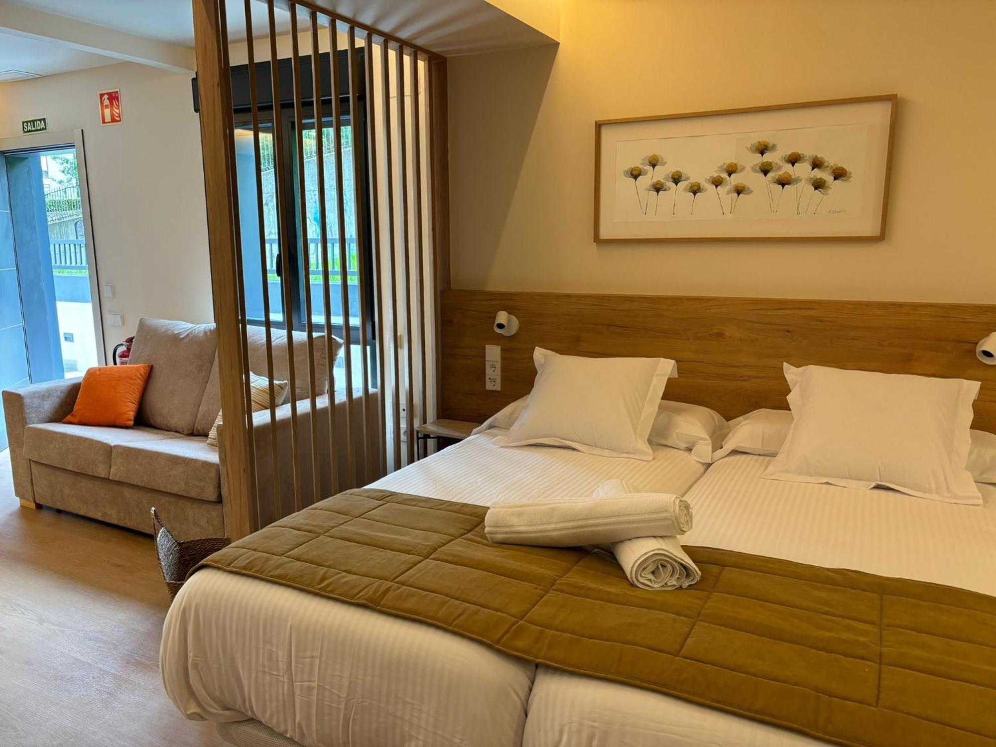 Apartamentos Joaquin Costa Santander Eksteriør billede