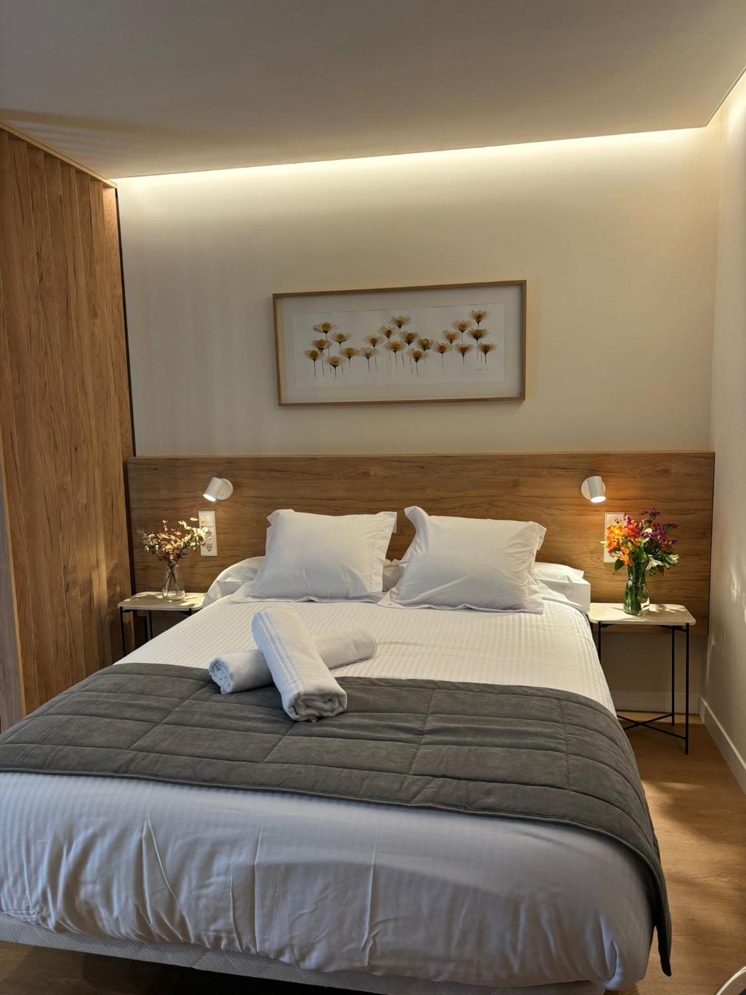 Apartamentos Joaquin Costa Santander Eksteriør billede